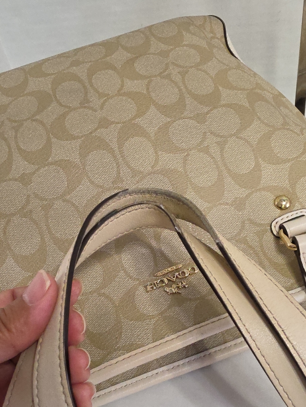 Coach Signature Gallery Tote In Cream & Beige *GUC* - Picture 6 of 13